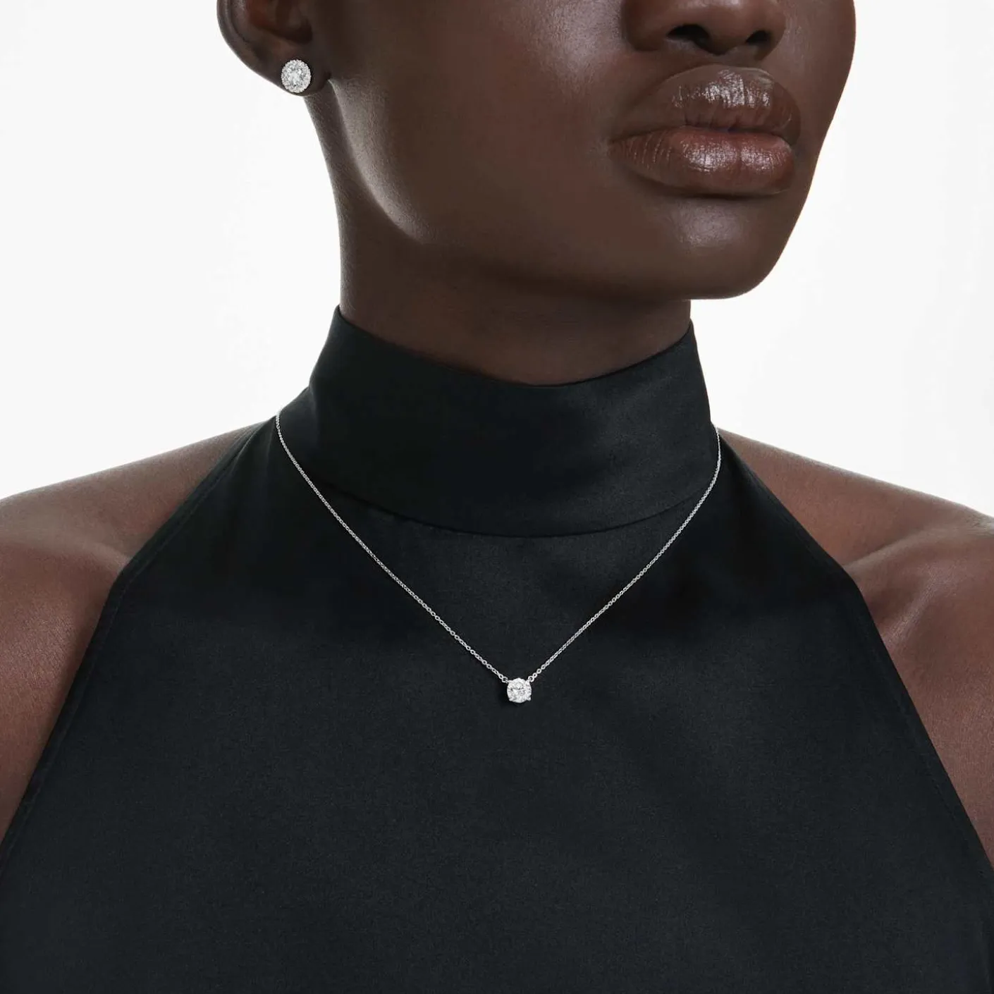 Eternity solitaire pendant