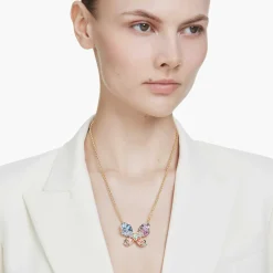 Idyllia pendant and brooch