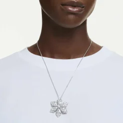Idyllia pendant and brooch