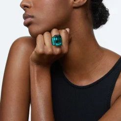 Lucent cocktail ring