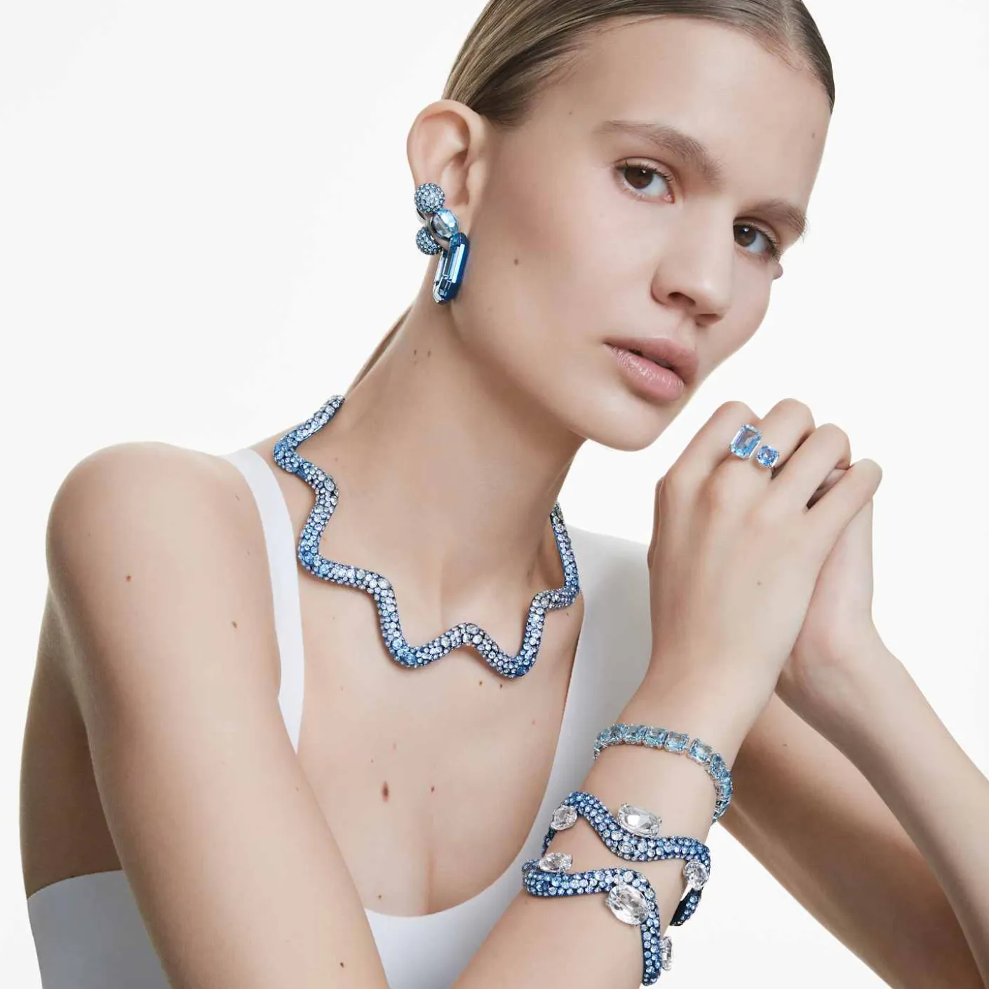Lucent hoop earrings