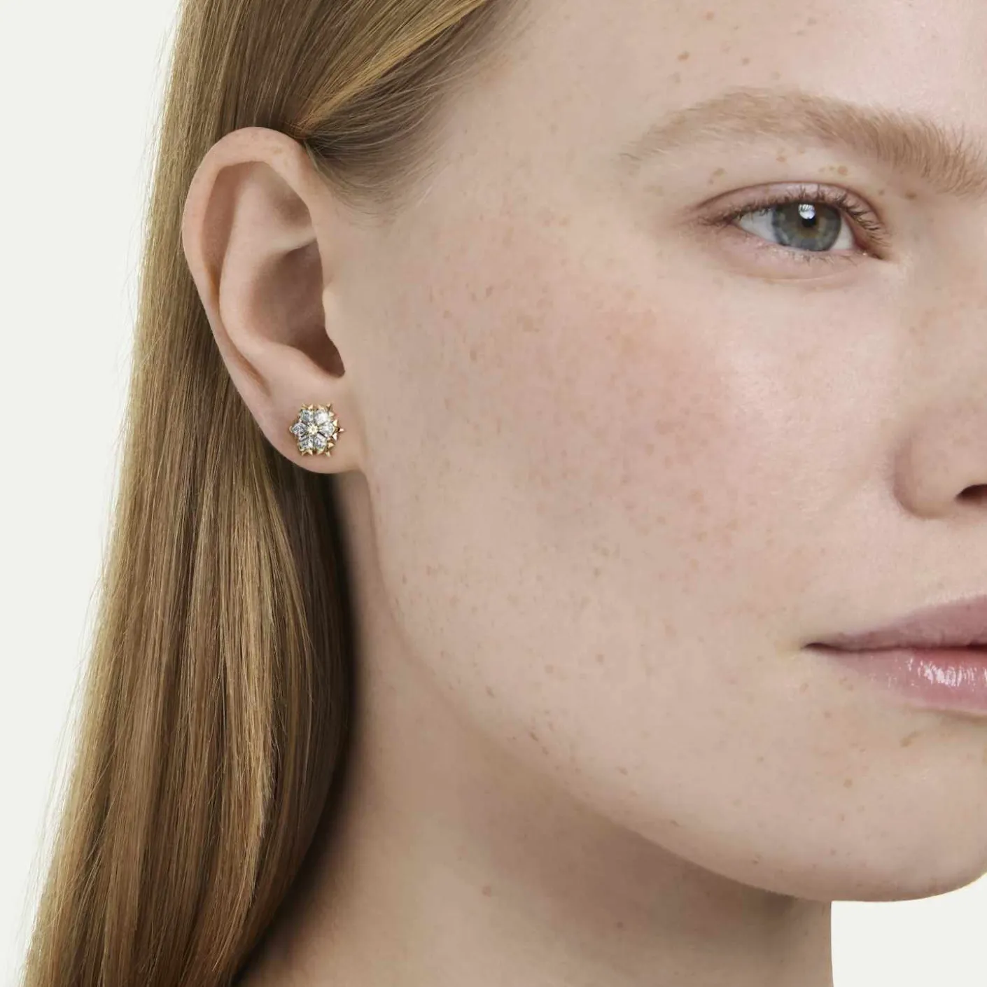 Magic stud earrings