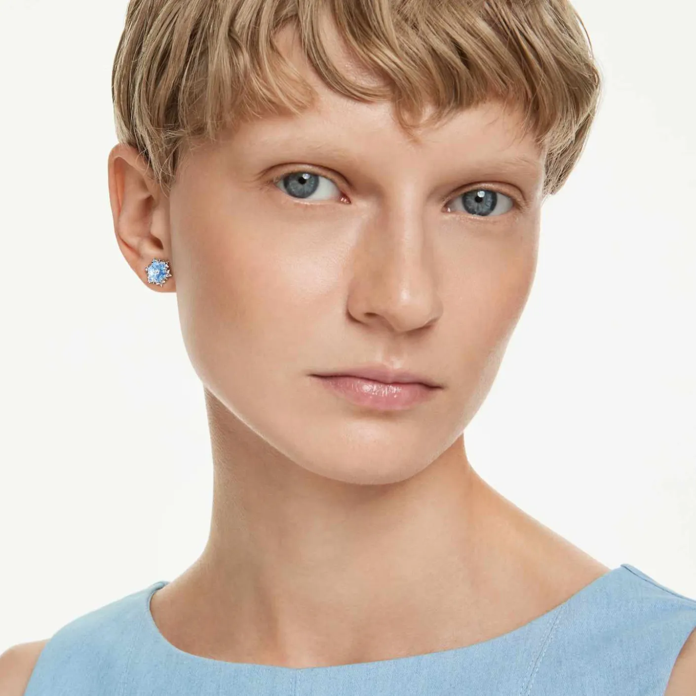Magic stud earrings