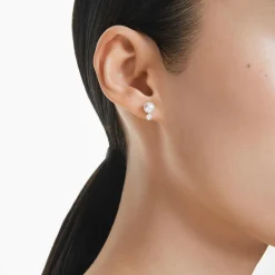 Matrix stud earrings