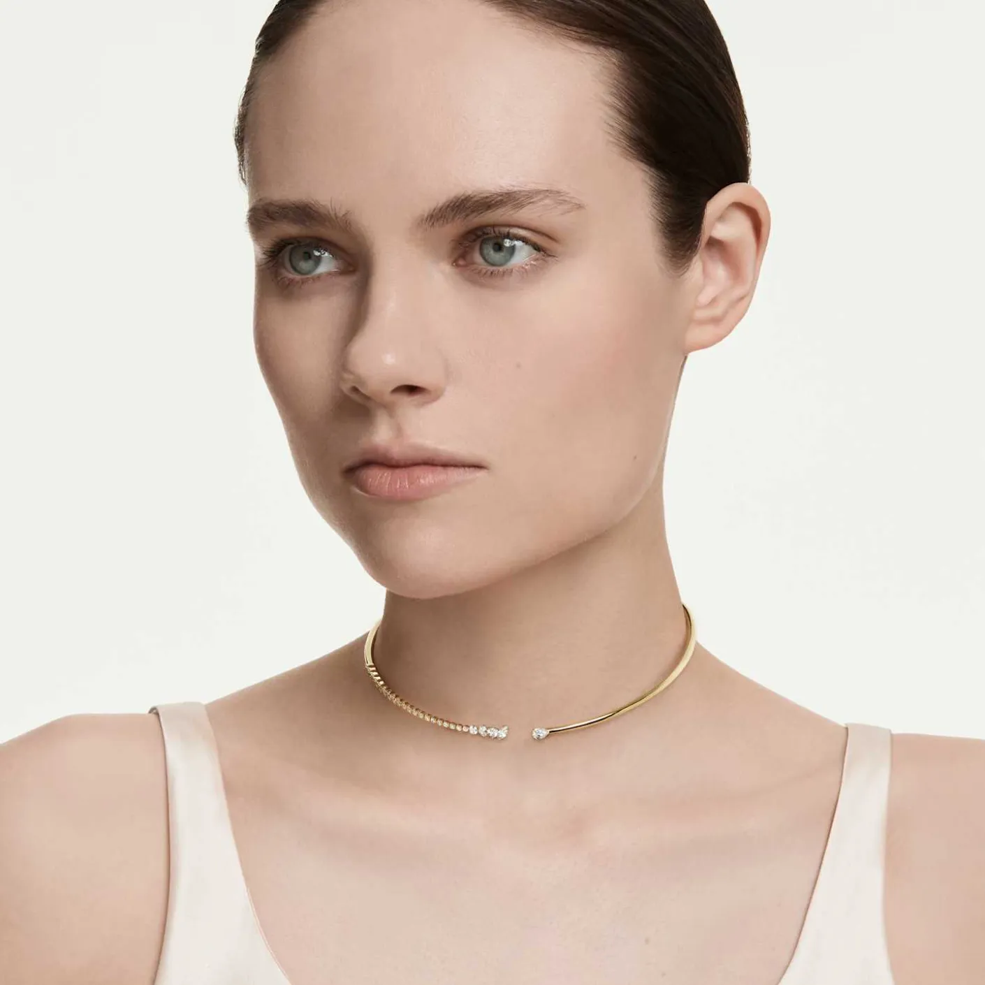 Mesmera choker