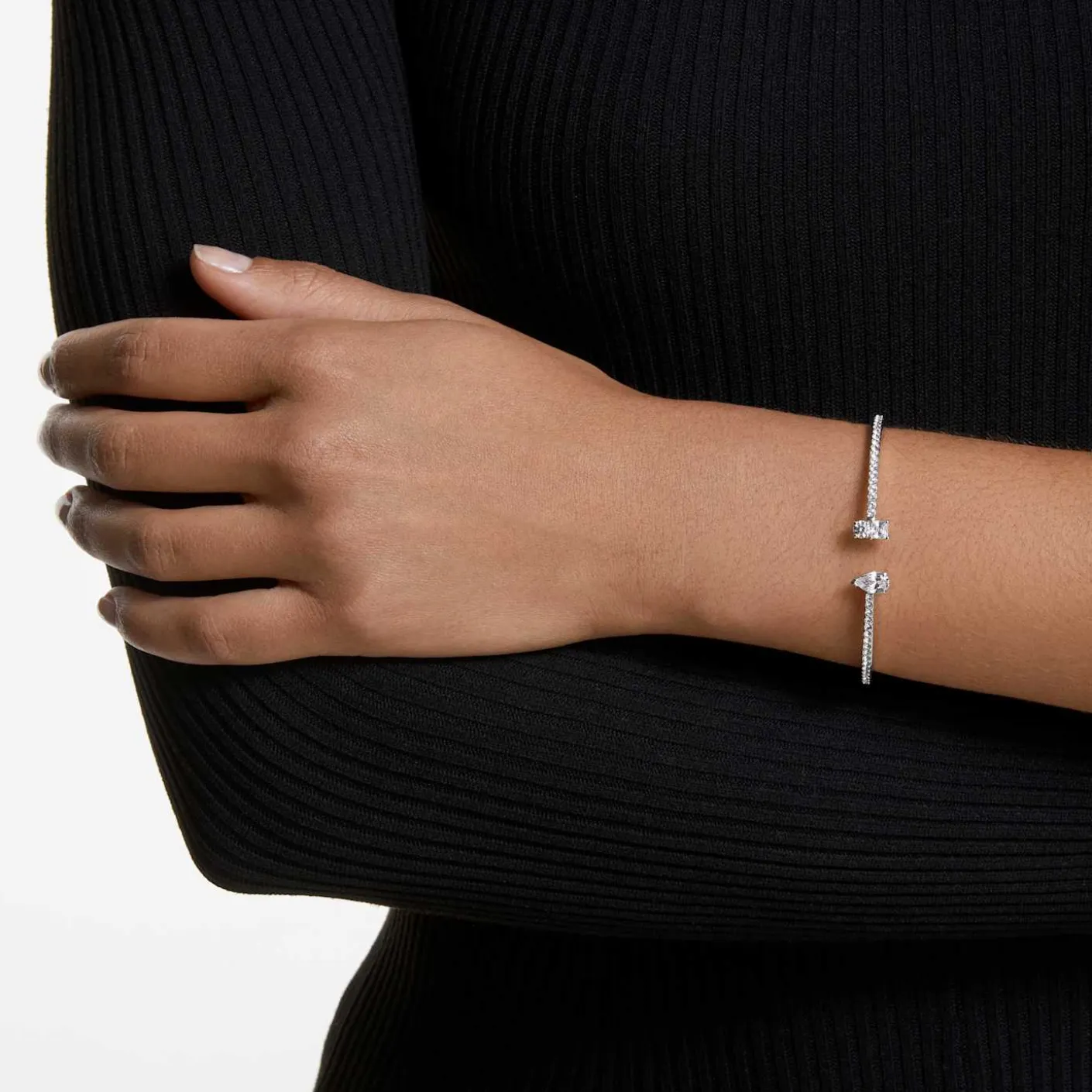 Mesmera cuff