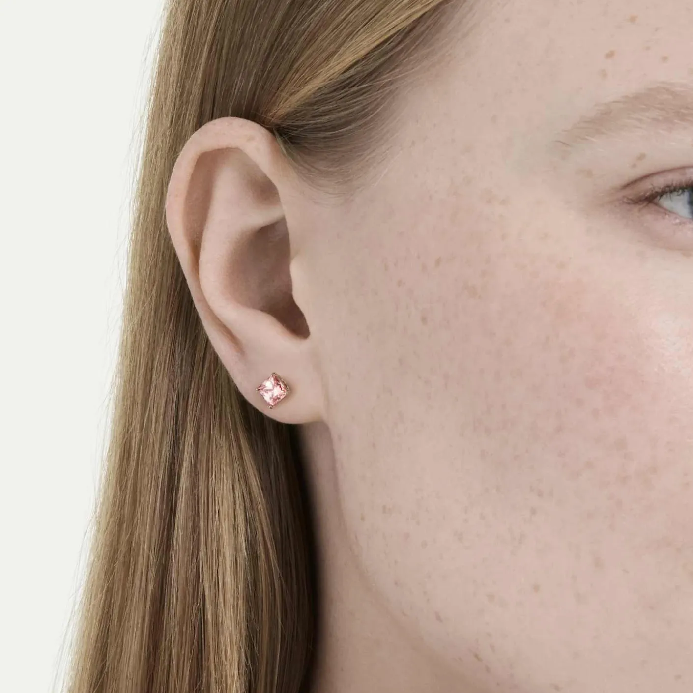 Stilla stud earrings