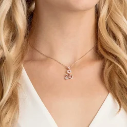 Swan pendant