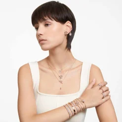 Swan pendant