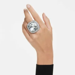 Una Angelic cocktail ring